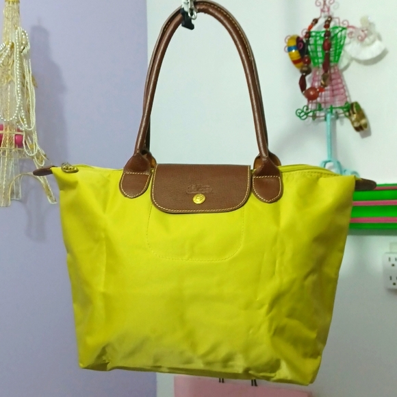 Longchamp Handbags - 🌹LONGCHAMP TOTE GREEN LIGTH  or buy reg.price